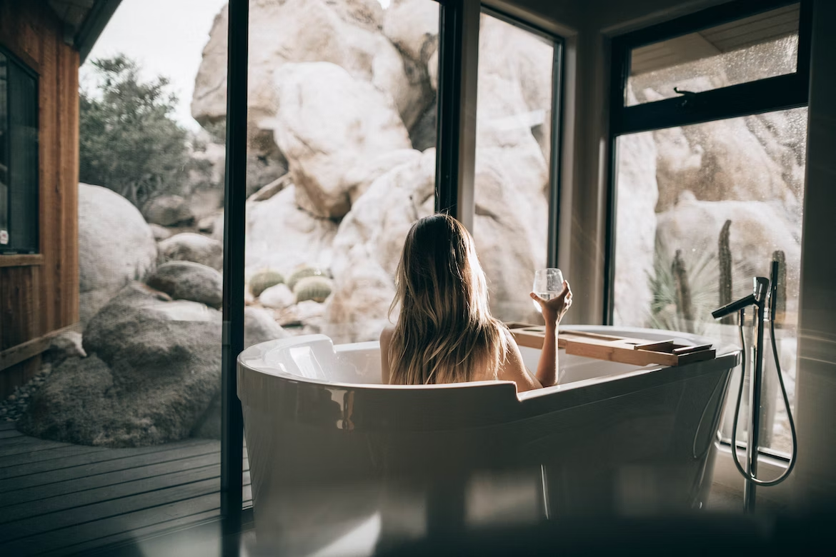 2023 The latest multi-functional bathtub